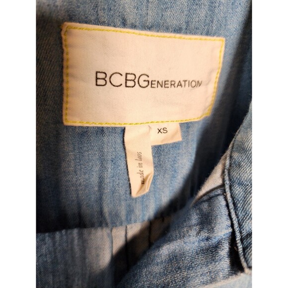 BCBG Blue Denim Distressed Dress Size XS Sleeveless Fray Pocket Button-Up Hi Low - Picture 8 of 10